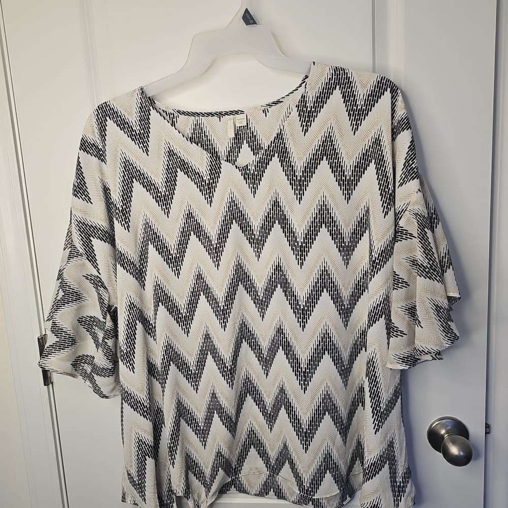 C Est 1946  Zigzag Women's Blouse in Black and White Size 18/20 W